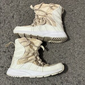 Nike tanjun rise high